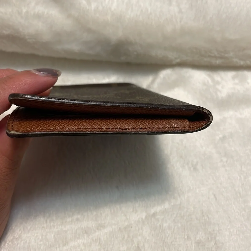 Authentic Louis Vuitton pre loved card holder - Picture 2 of 6
